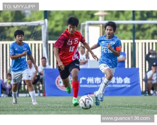 广州足球队的战术解析与转换体系的深度剖析与应用探讨 广州足球队的战术解析与转换体系的深度剖析与应用探讨